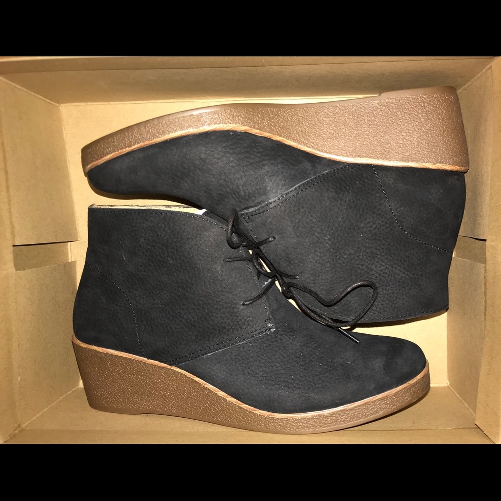 Lucky brand Black and Tan women’s boots size 8.5